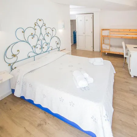 מלון & אולביה